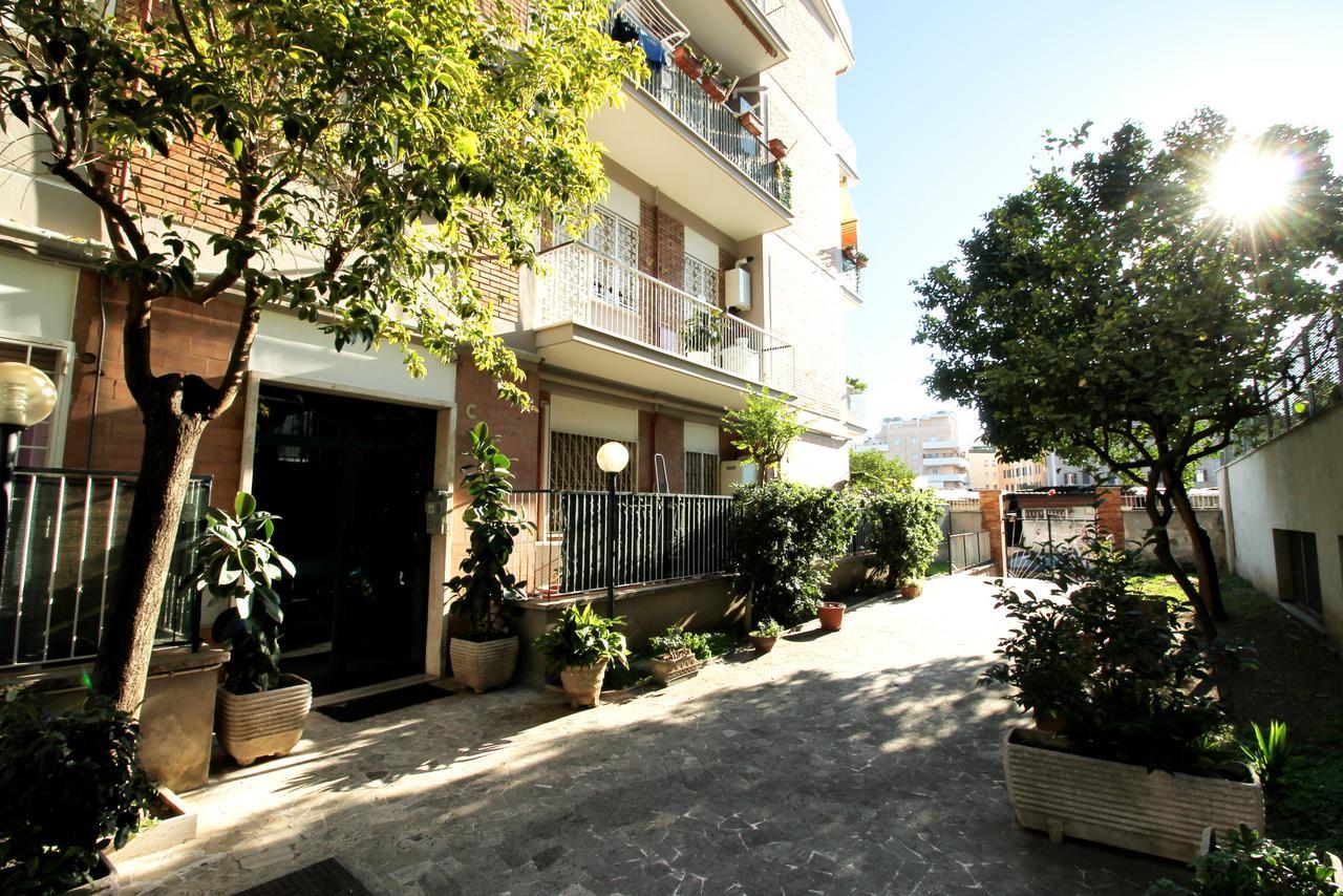 Monteverde Bright Apartment With Garage Рим Экстерьер фото